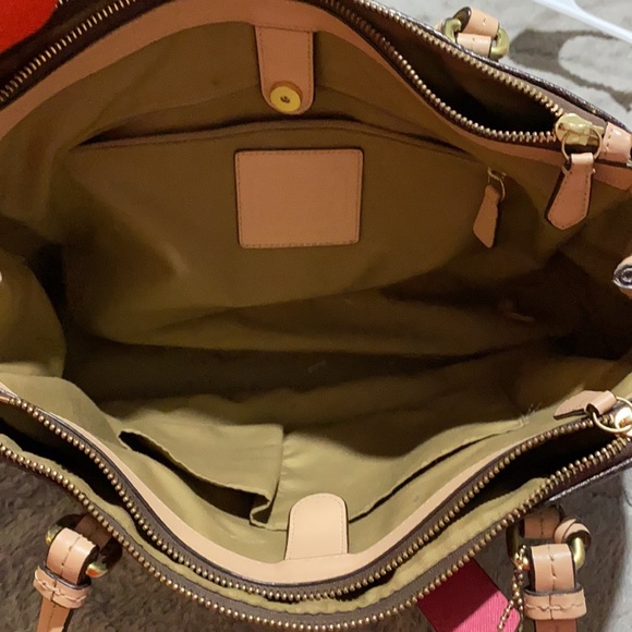 Coach purse - Picture 2 of 2